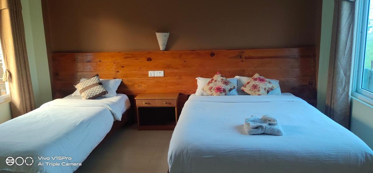 Hotel Hornbill Sauraha Extérieur photo