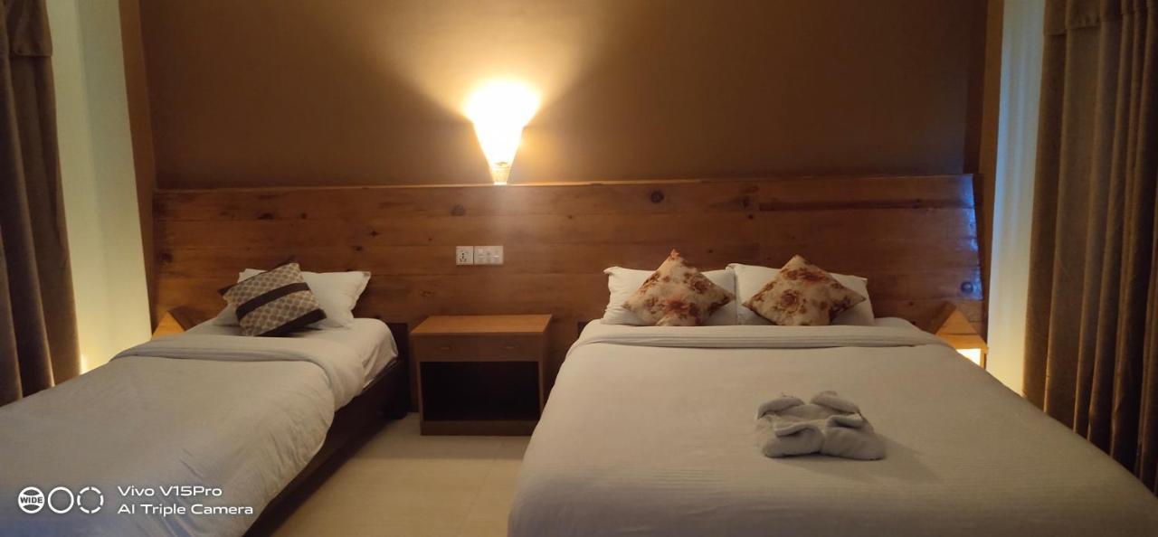 Hotel Hornbill Sauraha Extérieur photo