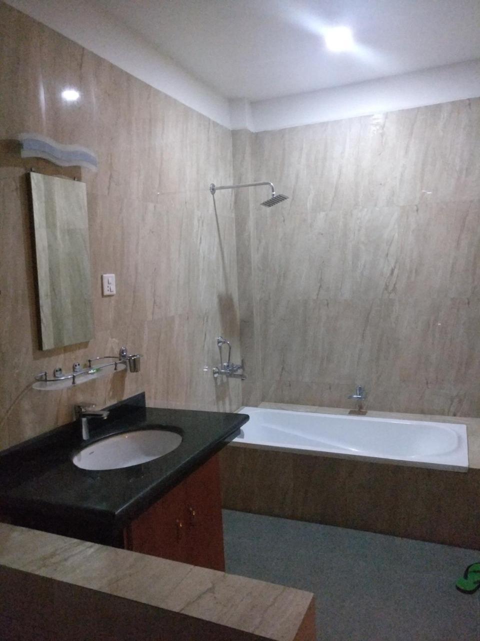 Hotel Hornbill Sauraha Extérieur photo