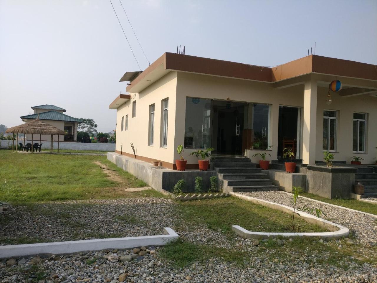 Hotel Hornbill Sauraha Extérieur photo